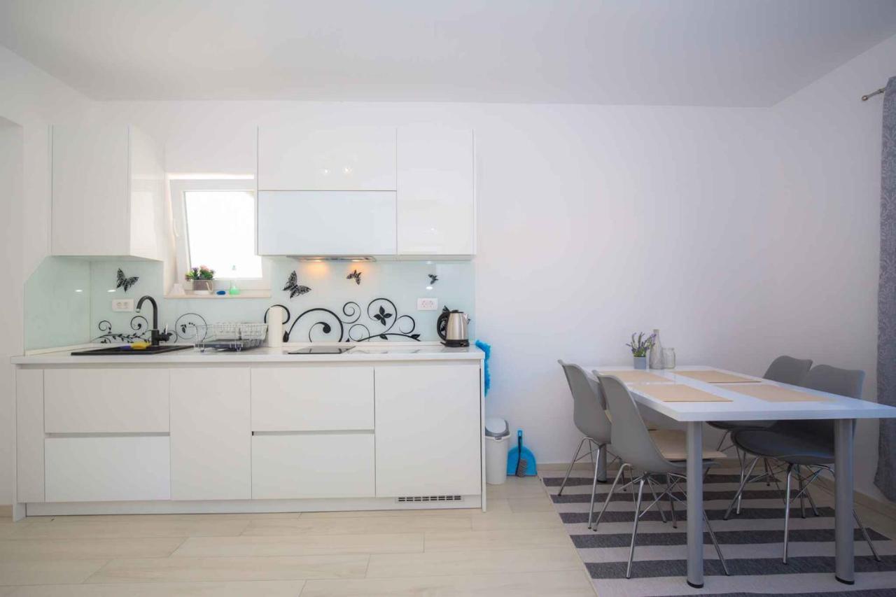 Apartments In Rogoznica 40364 エクステリア 写真