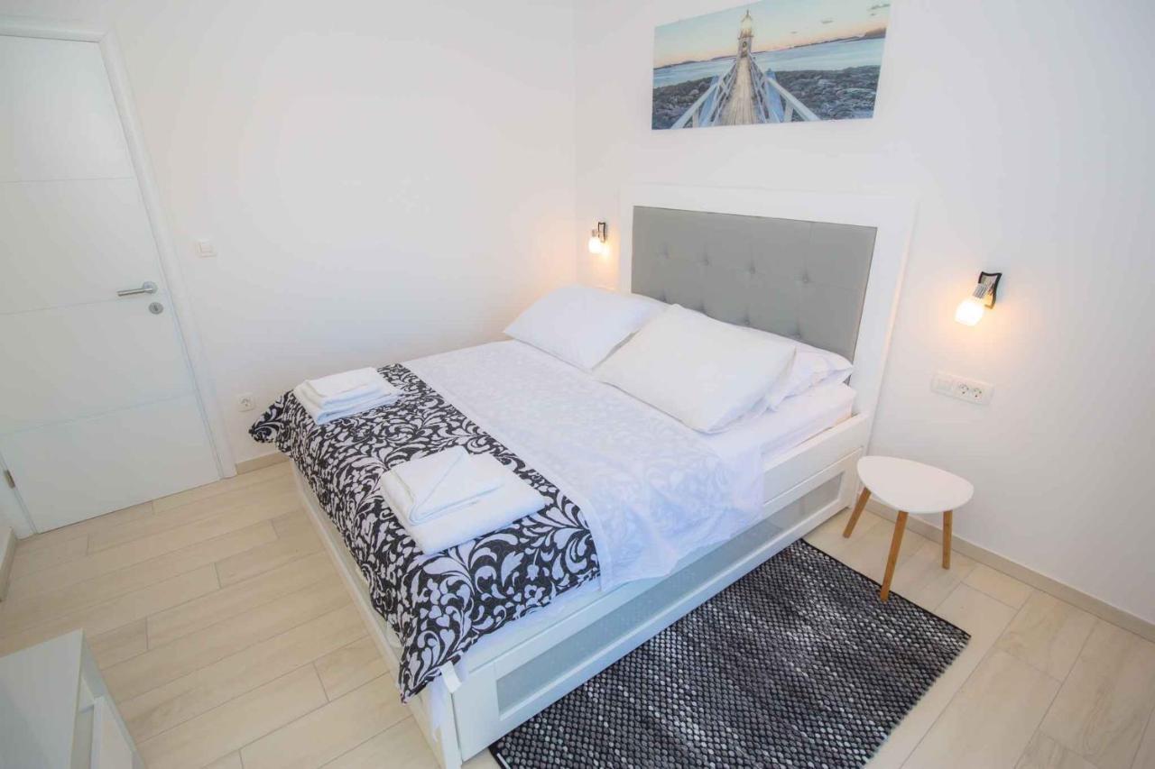 Apartments In Rogoznica 40364 エクステリア 写真