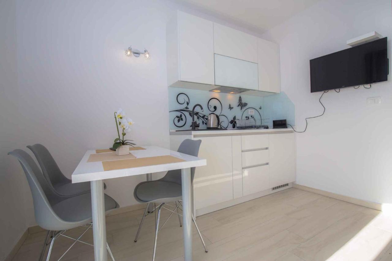 Apartments In Rogoznica 40364 エクステリア 写真