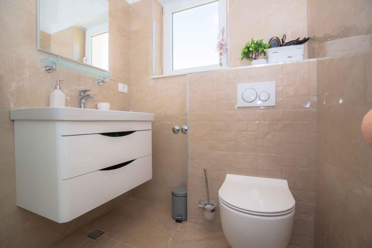 Apartments In Rogoznica 40364 エクステリア 写真