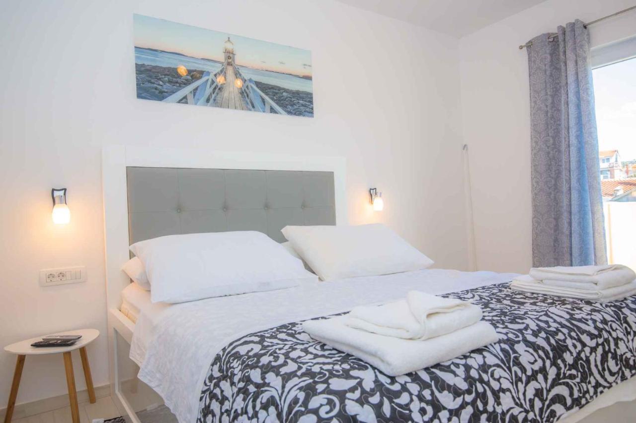 Apartments In Rogoznica 40364 エクステリア 写真