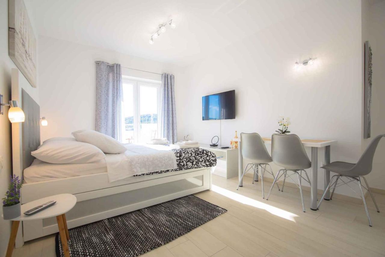 Apartments In Rogoznica 40364 エクステリア 写真