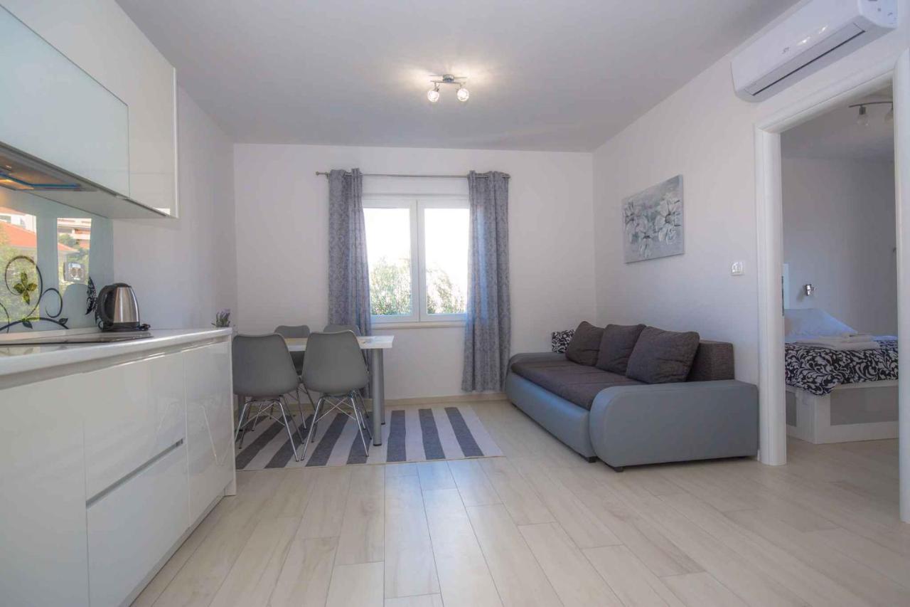 Apartments In Rogoznica 40364 エクステリア 写真