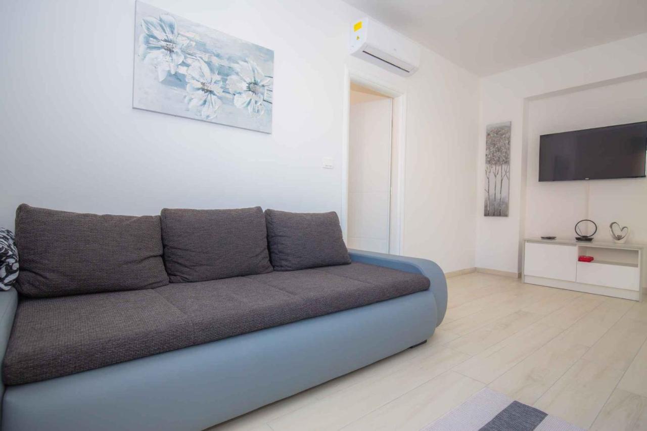 Apartments In Rogoznica 40364 エクステリア 写真