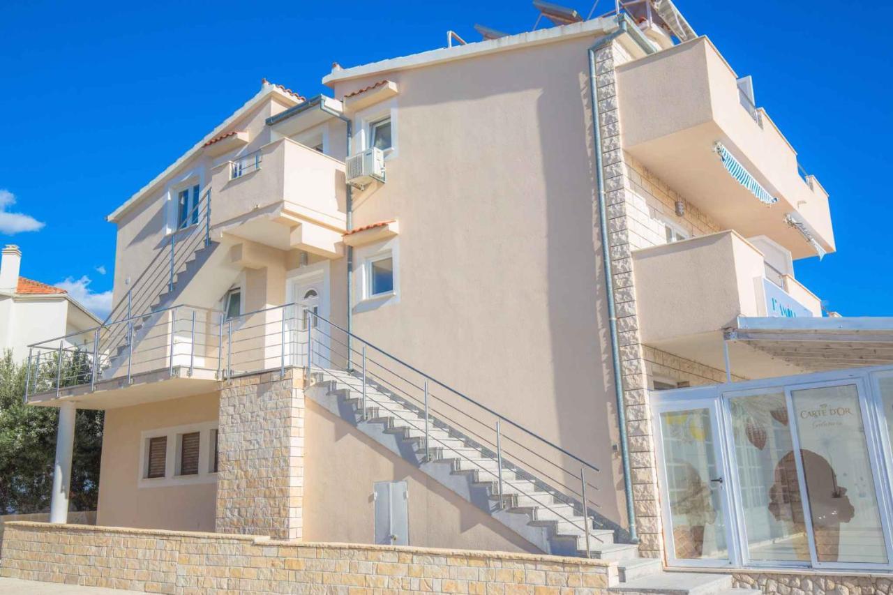 Apartments In Rogoznica 40364 エクステリア 写真