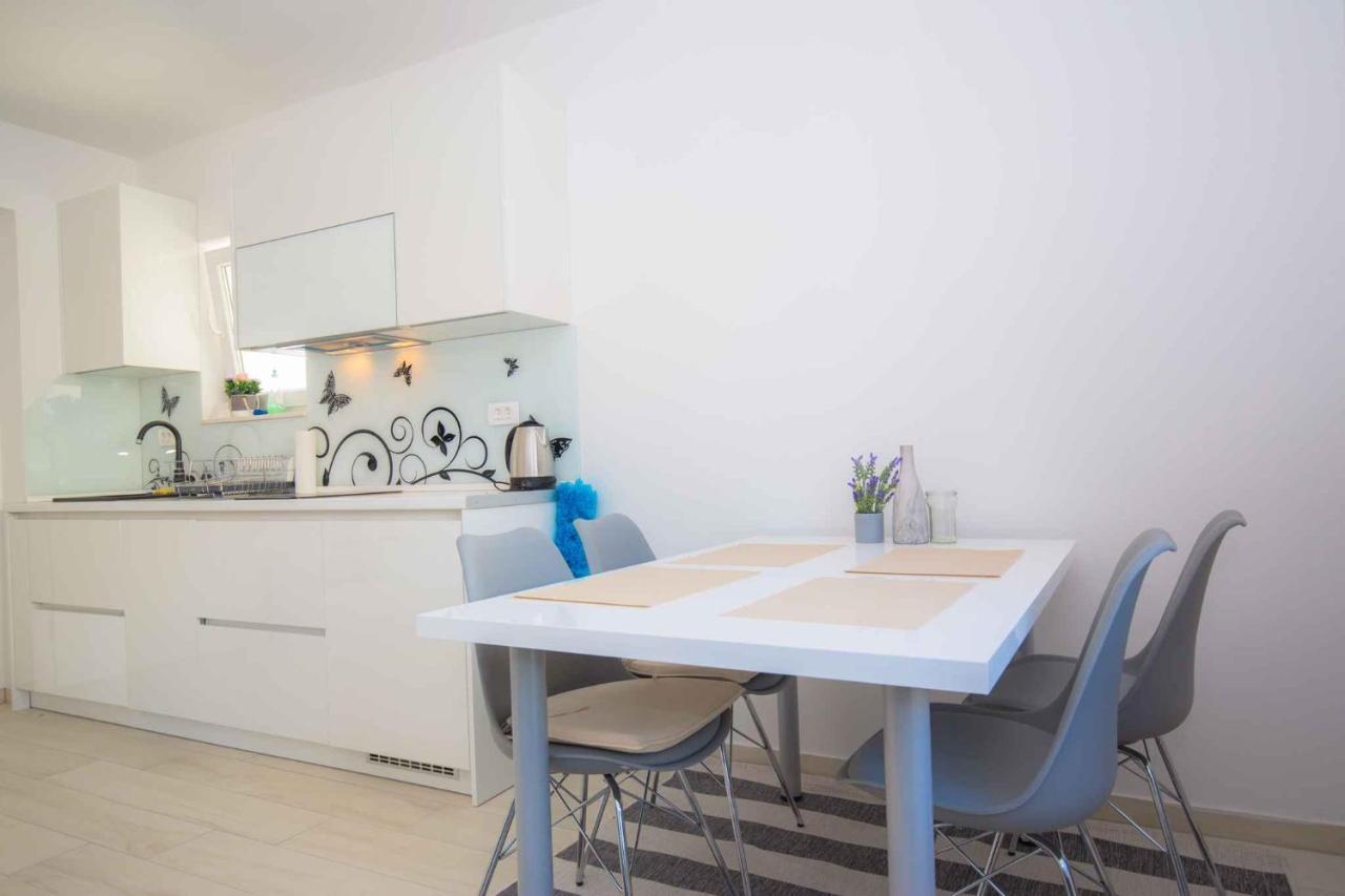 Apartments In Rogoznica 40364 エクステリア 写真