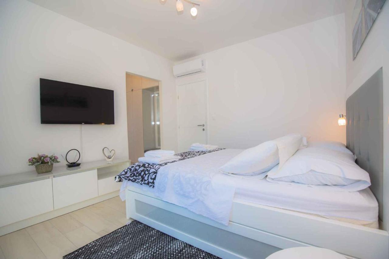 Apartments In Rogoznica 40364 エクステリア 写真